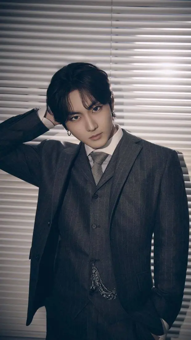 ai character: Jungwon! background