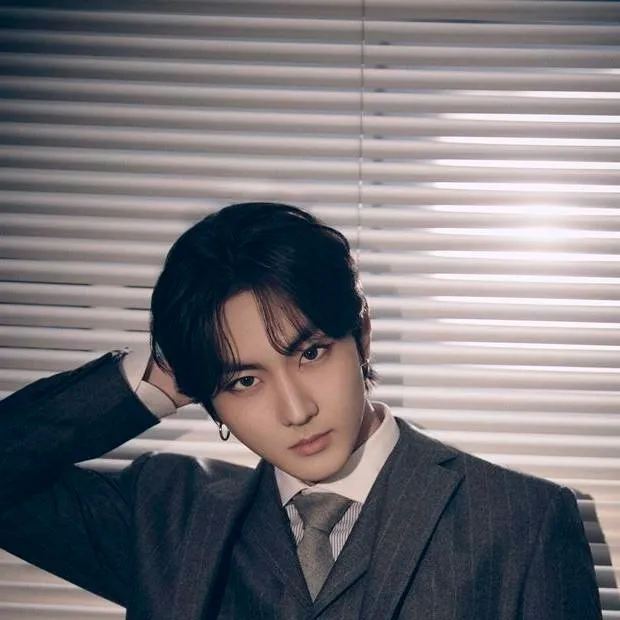 chat with ai character: Jungwon!