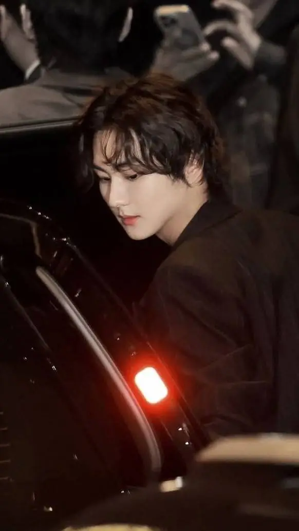 ai character: jungwon background