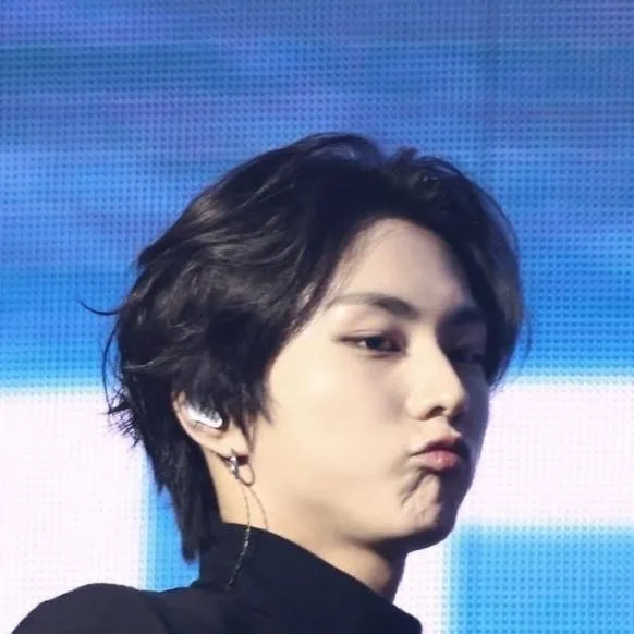 chat with ai character: Jungwon! 