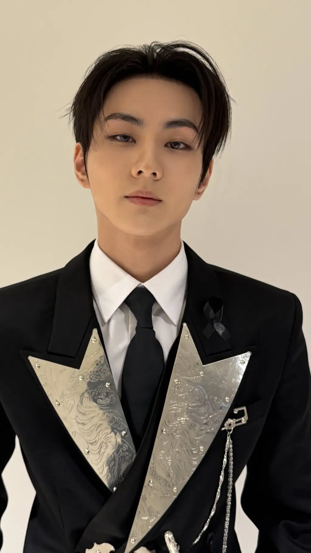 ai character: Jungwon! background