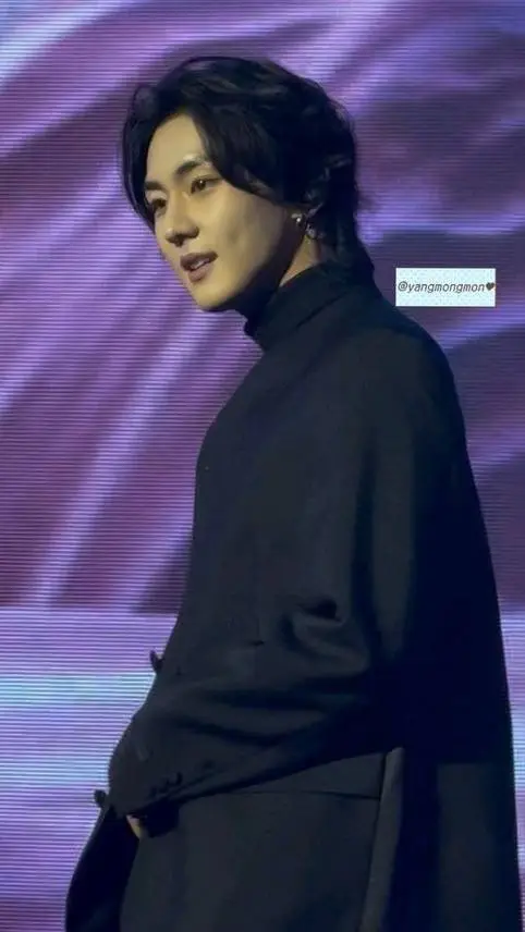 ai character: jungwon background