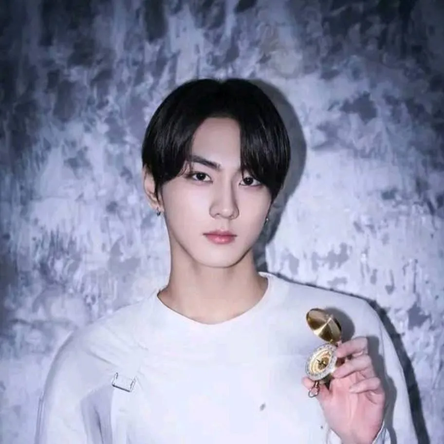 chat with ai character: jungwon