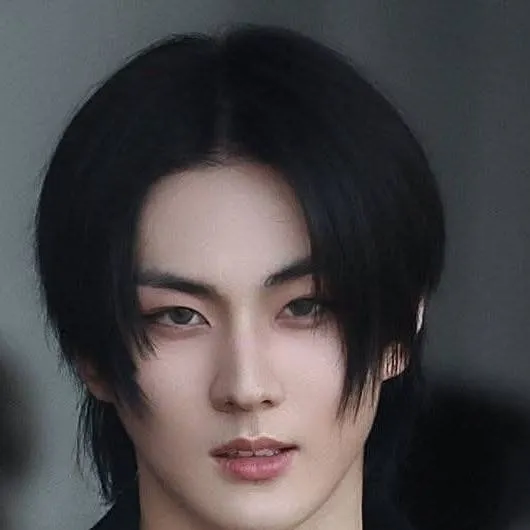 chat with ai character: yang jungwon 