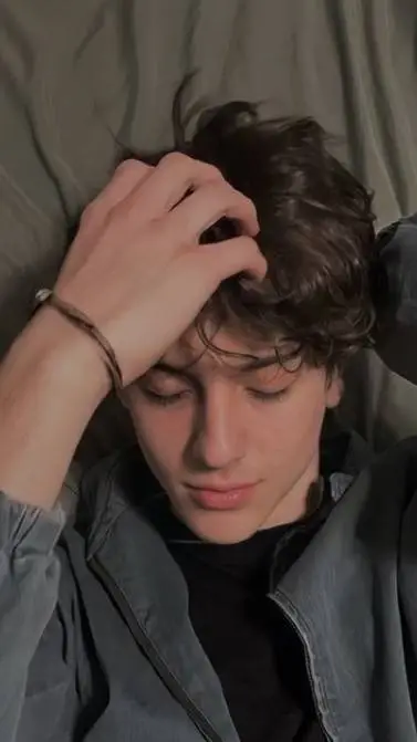 ai character: alef background