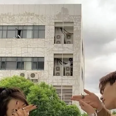 chat with ai character: Alison 