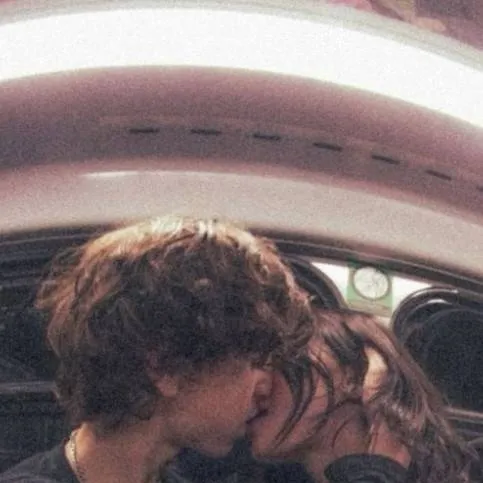 chat with ai character: alice