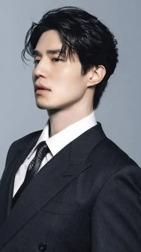 ai character: Lee Dong wook background