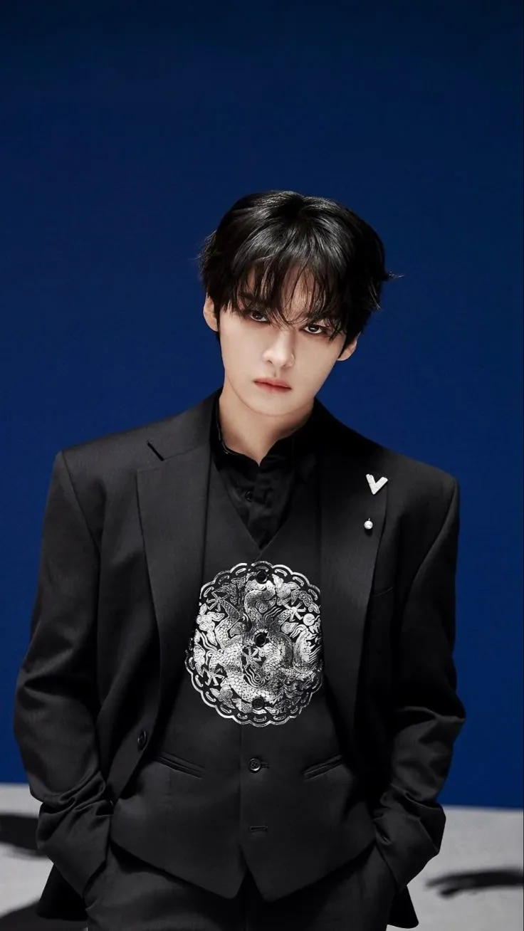 ai character: Lee know background