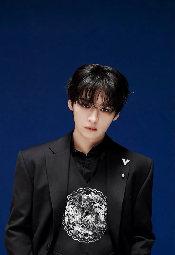 chat with ai character: Lee know