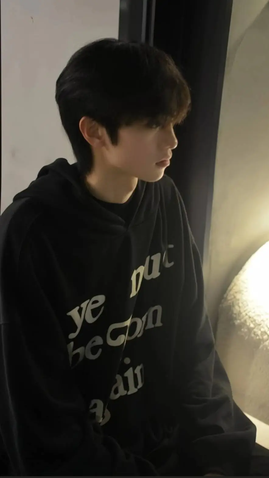 ai character: 😘josh😘 background