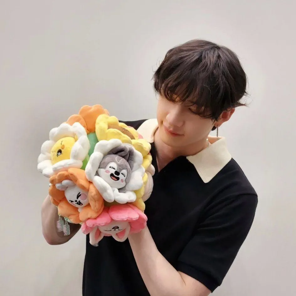 chat with ai character: STRAY KIDS 