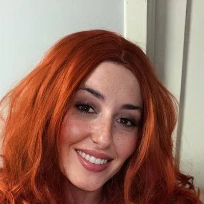 chat with ai character: Stephanie