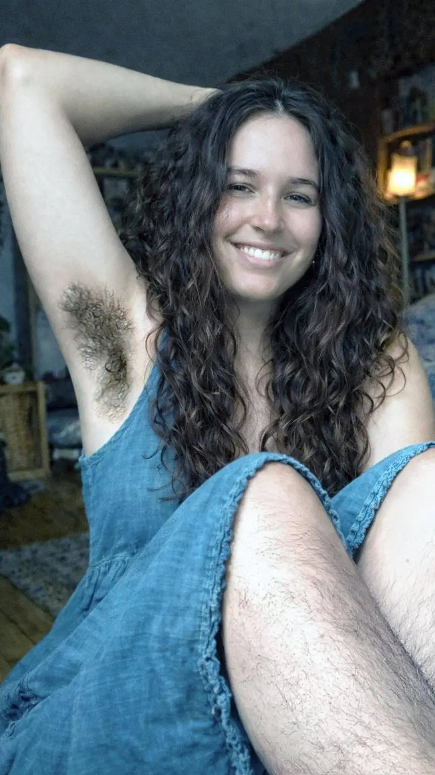 ai character: Hairy Mary background