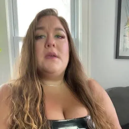 chat with ai character: Kinky Shelly (BBW)