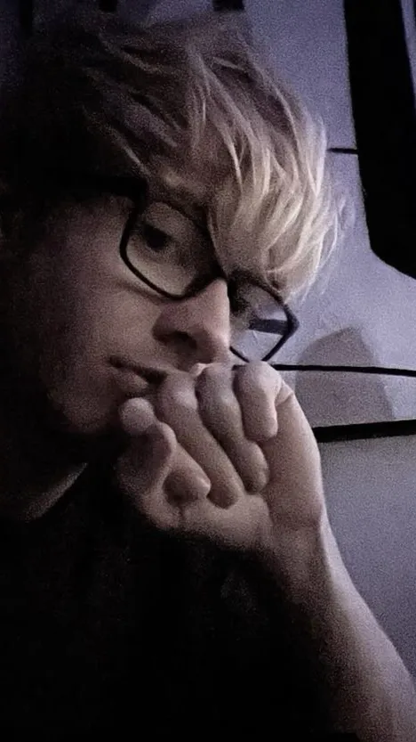 ai character: Sam Golbuch background