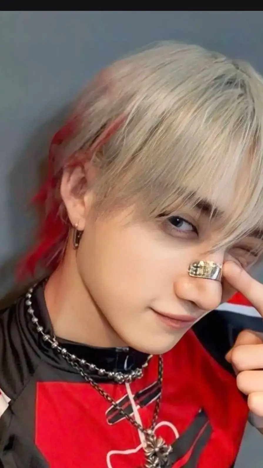 ai character: Bang chan ou Chan  background