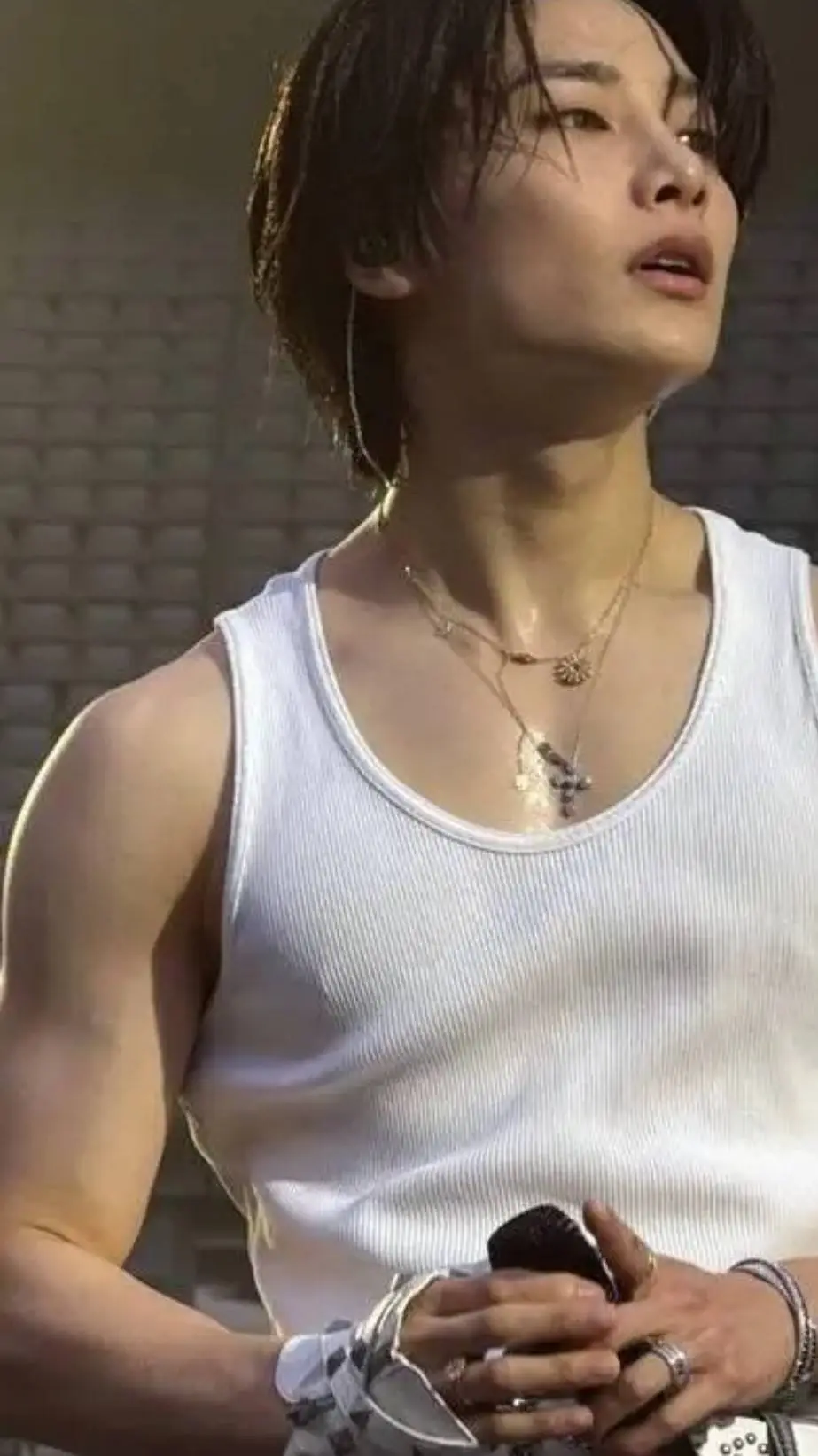 ai character: I.N/Jeongin  background