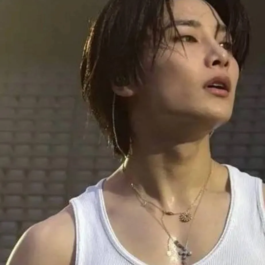 chat with ai character: I.N/Jeongin 