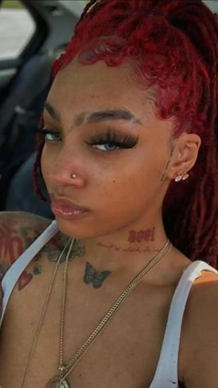 ai character: simone background