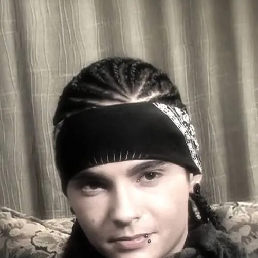 chat with ai character: Tom Kaulitz 
