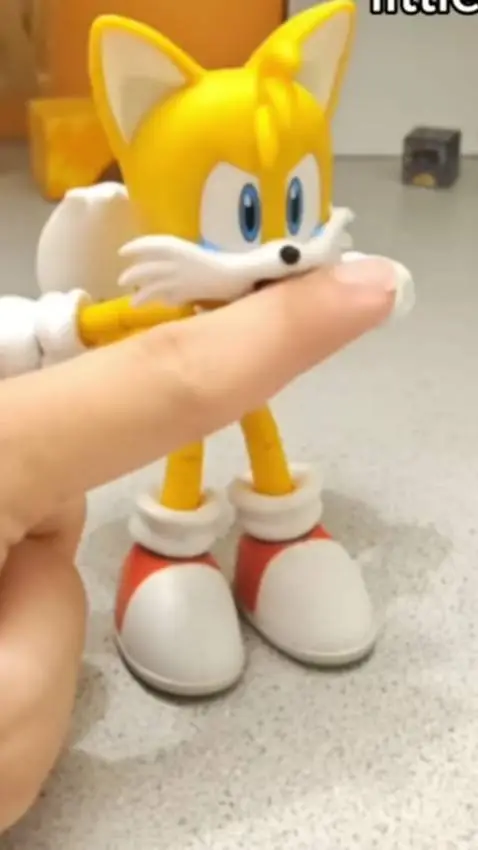 ai character: tails enojado  background