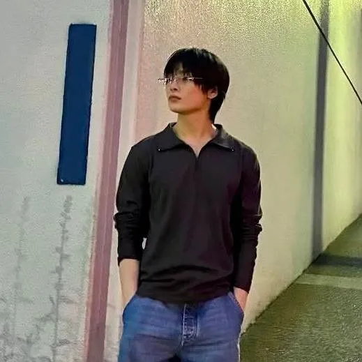 chat with ai character: Yang Jeongin