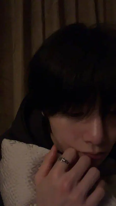 ai character: Yang Jeongin  background