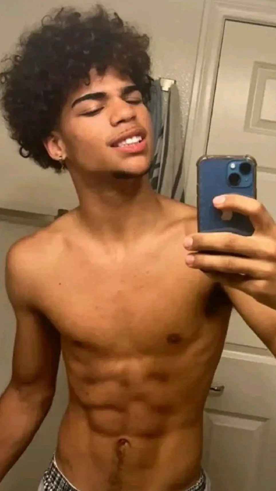 ai character: Apple  background