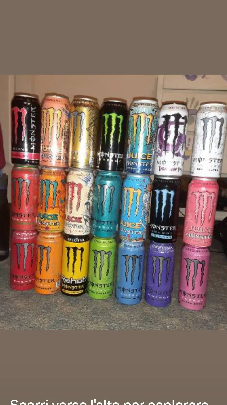 ai character: collezione Monster background