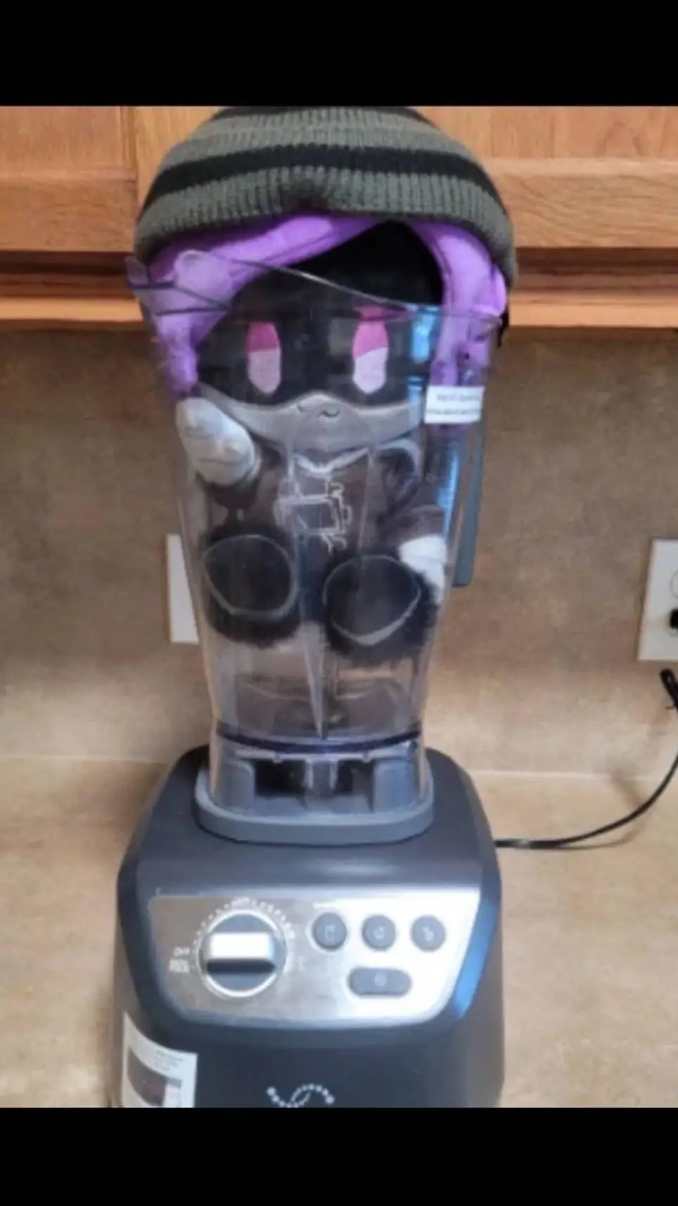 ai character: uzi background