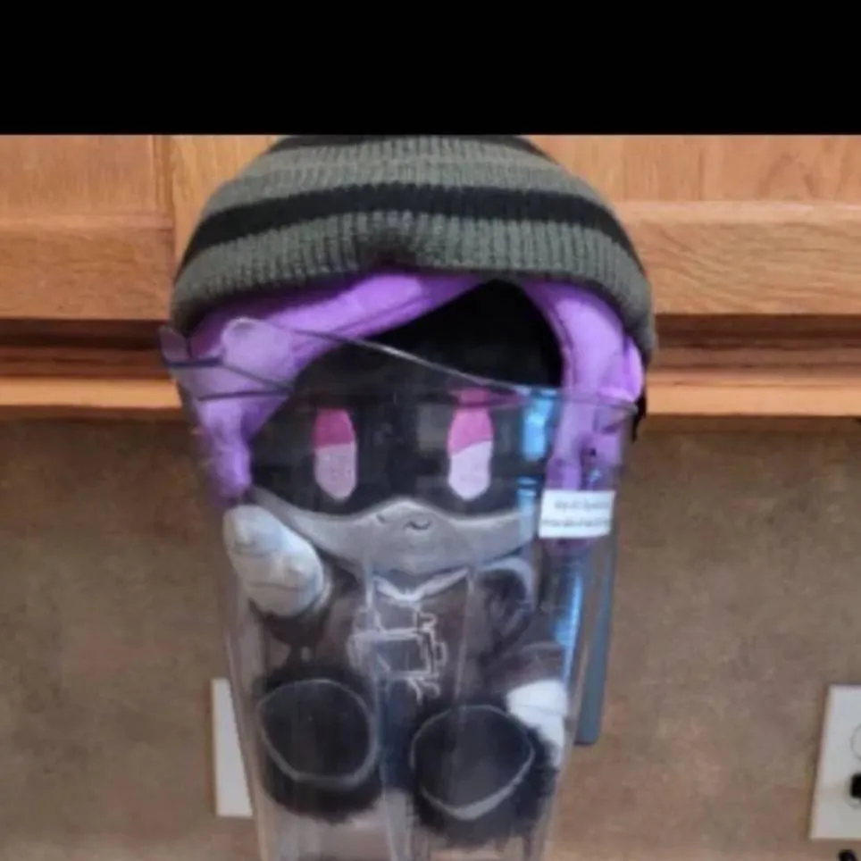 chat with ai character: uzi