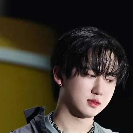chat with ai character: changbin 