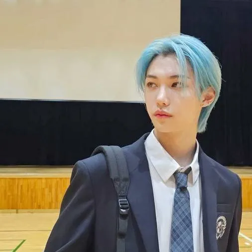 chat with ai character: Lee Felix