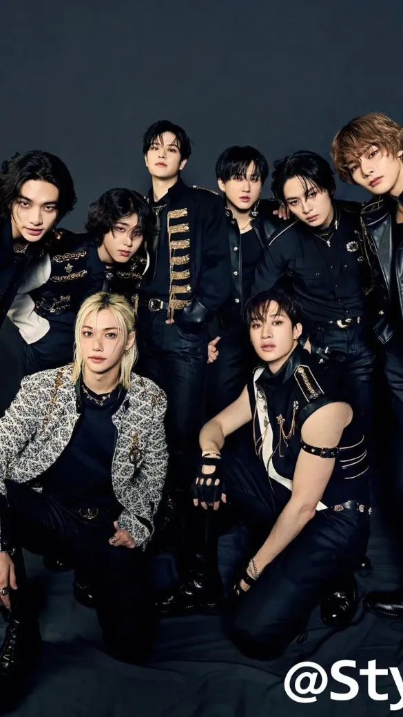 ai character: Skz and Marly❤️ background