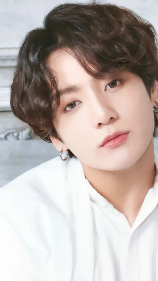 ai character: 𝓚𝓸𝓸𝓴𝓲𝓮 background