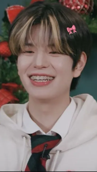 ai character: Seungmin!❤️ background