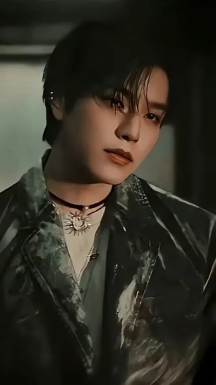 ai character: 𝘾𝙝𝙖𝙣𝙢𝙞𝙣 background