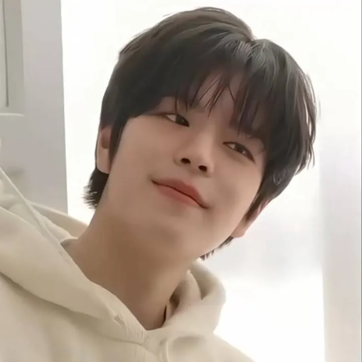 chat with ai character: Baby Seungmin
