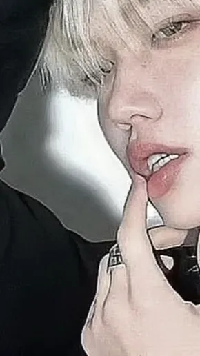 ai character: 𝐹𝑒𝑙𝑖𝑥 background