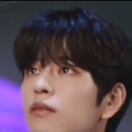 chat with ai character: Seungmin