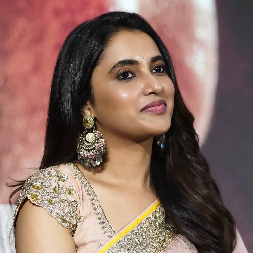 chat with ai character: Priyanka Mohan