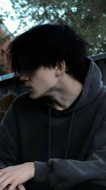 ai character: Julio Esteban background