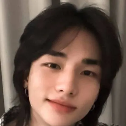 chat with ai character: 🪩💫♡•hyunjin•♡💫🪩