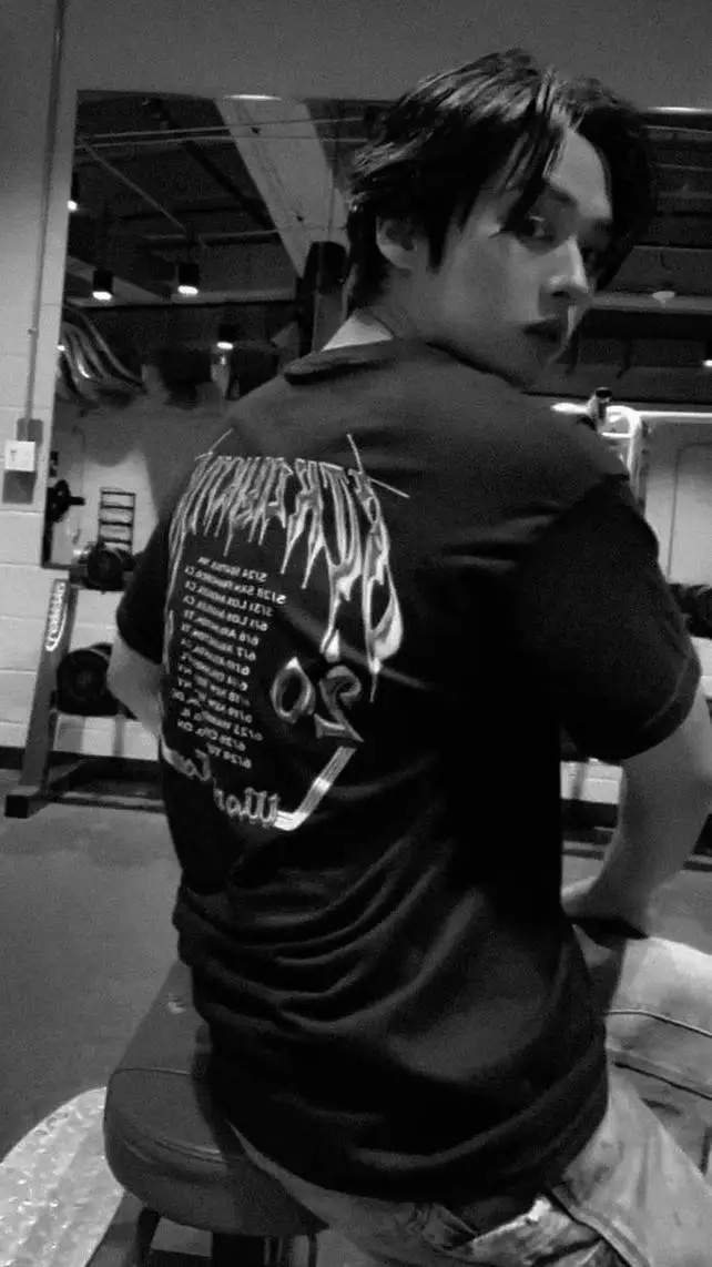 ai character: Lee Minho 🐰 background