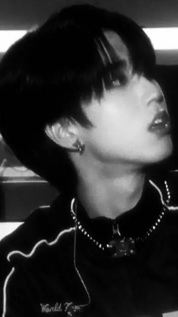 ai character: Han |-| /-\ |\| background