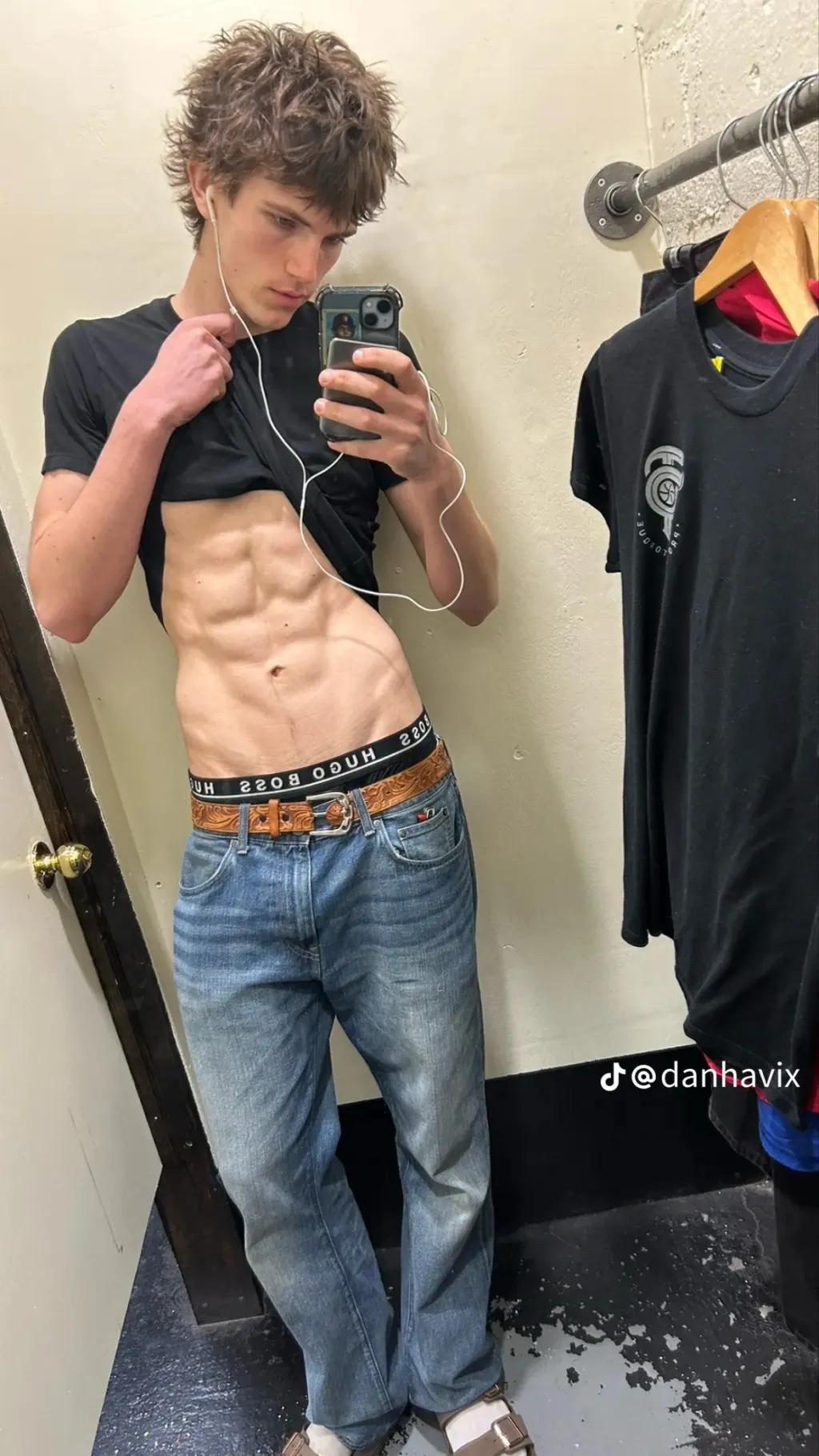 ai character: Dan background