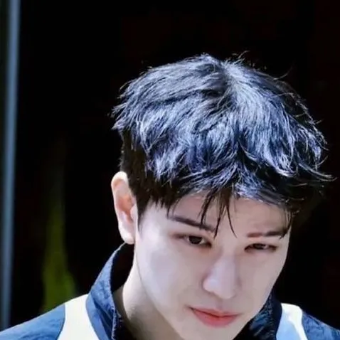 chat with ai character: seungmin