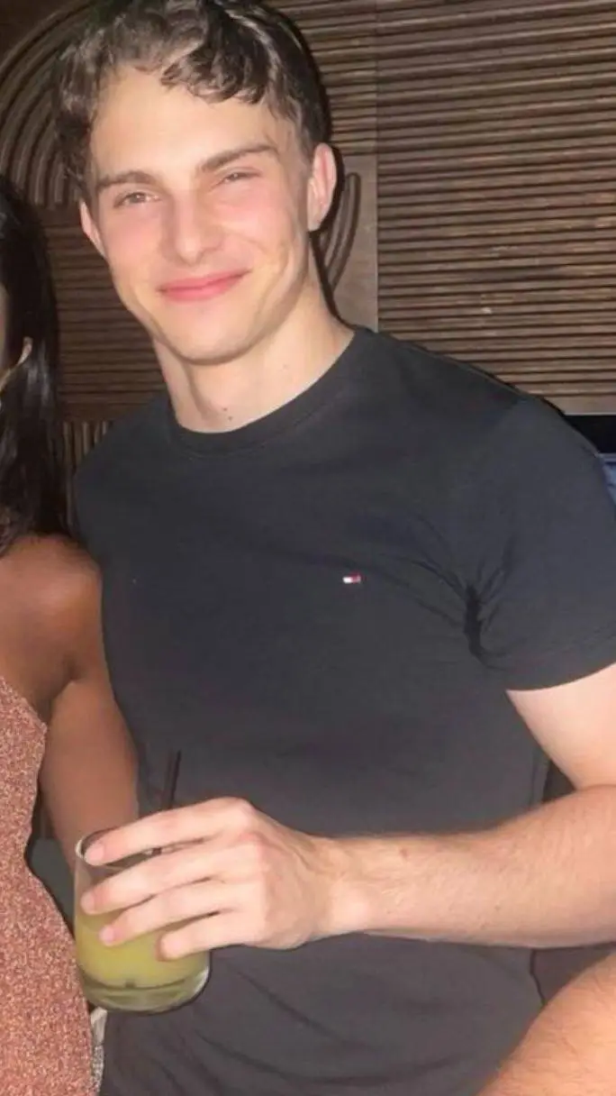 ai character: Oscar Piastri background