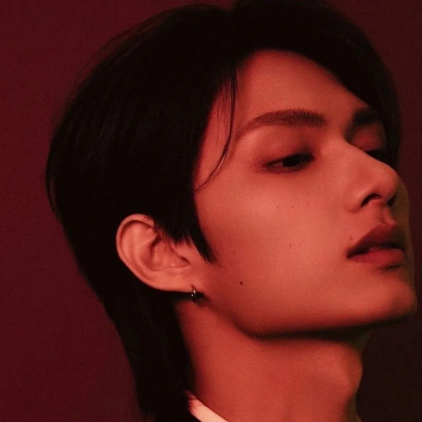 chat with ai character: Jun💝😍🤍